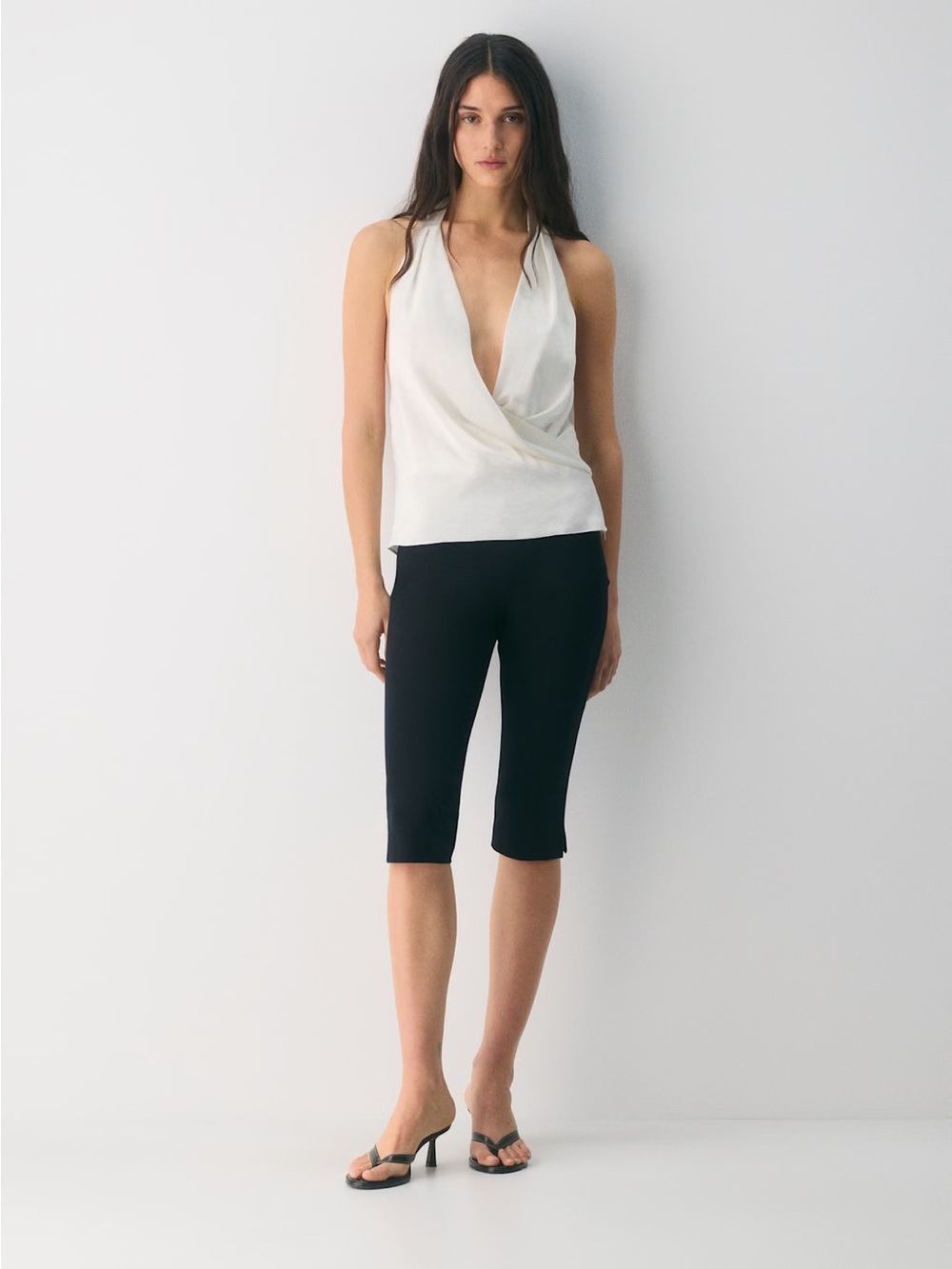 NWT Aritzia Wilfred āMartini Satin Halter Topā - Picture 13 of 15